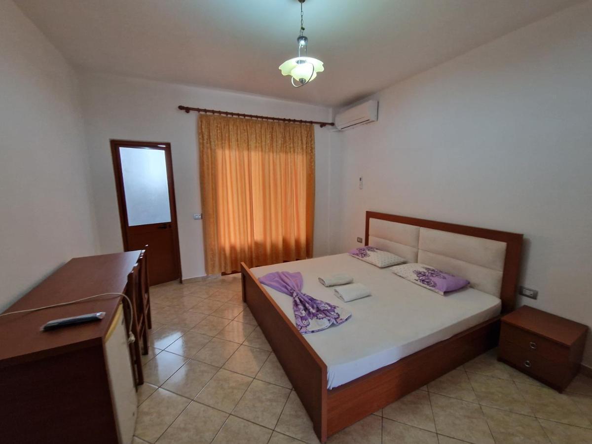Guest House "Pisha" Durres Exterior photo